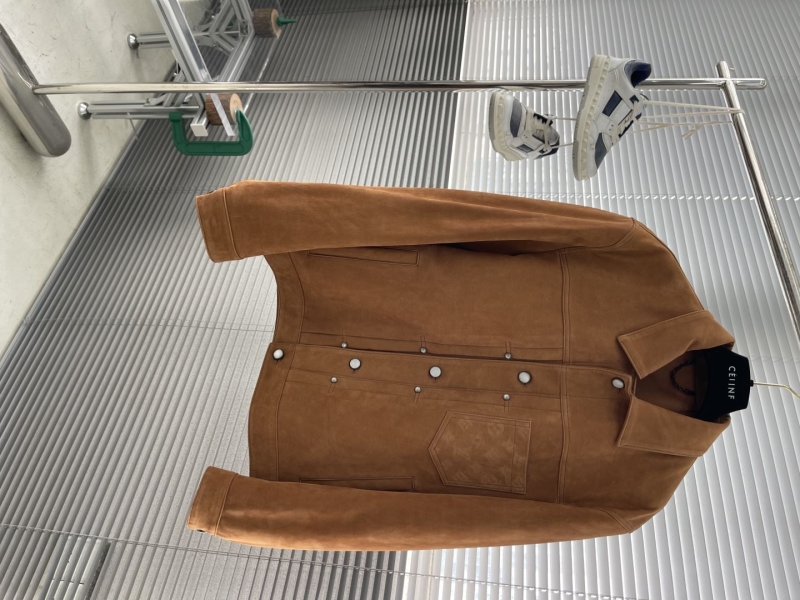 l0vis Vvtt0n outwear